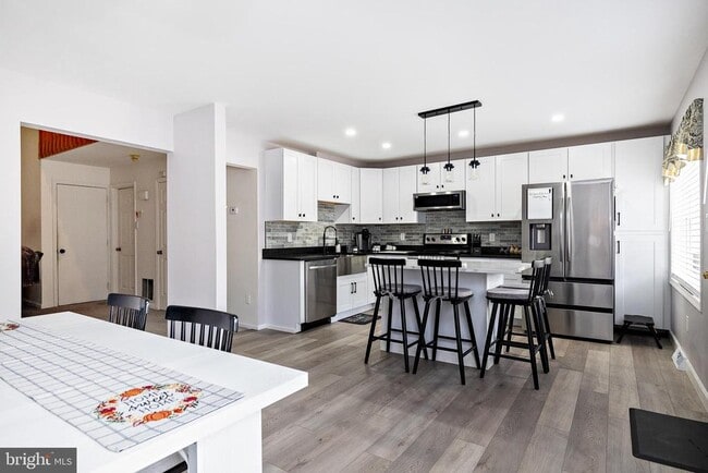 Building Photo - 937 Magnolia Rd