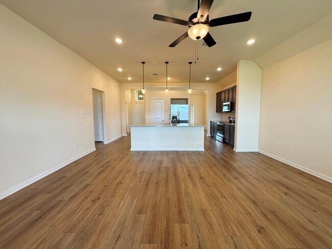 Building Photo - 5115 Leaning Tree