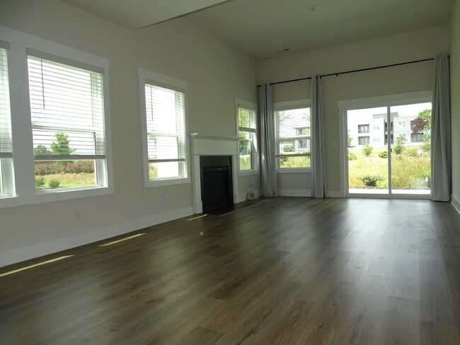 Building Photo - 146 Bromes Wy