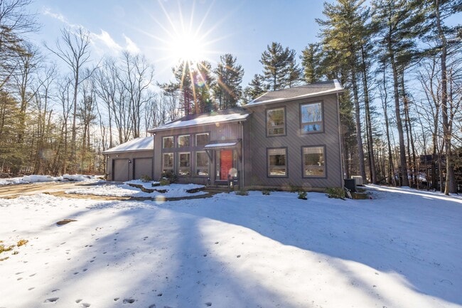 Building Photo - 9 Belshyre Ct