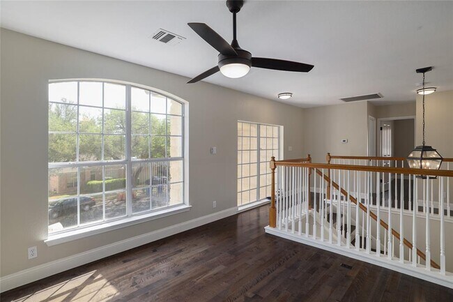 Building Photo - 12520 Sir Christophers Cove