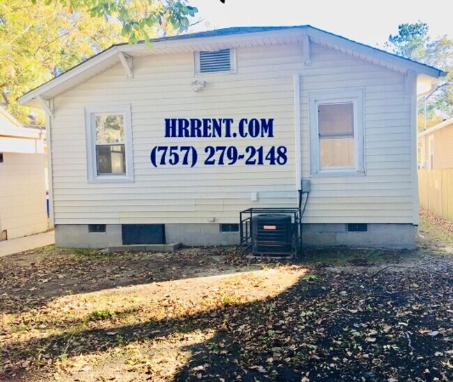 Building Photo - Charming Renovated 3 Bedroom 1 Bath Single Family Home located in the Fairmount area of Norfolk, VA!