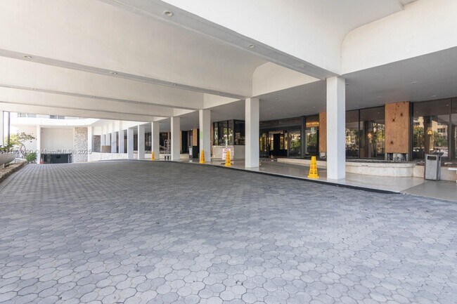 Building Photo - 5555 Collins Ave