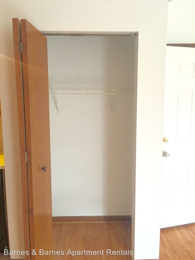 Building Photo - 512 W Cross St