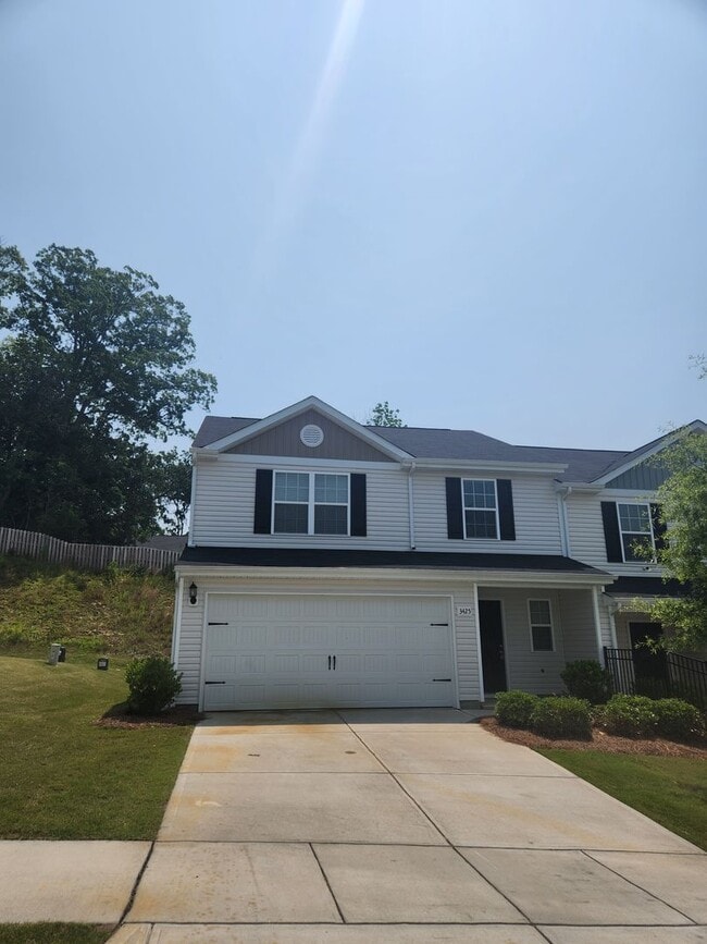 Building Photo - Beautiful End Unit in Paw Creek Village