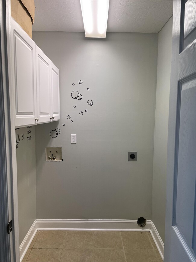 Building Photo - 6122 Lanier Rd