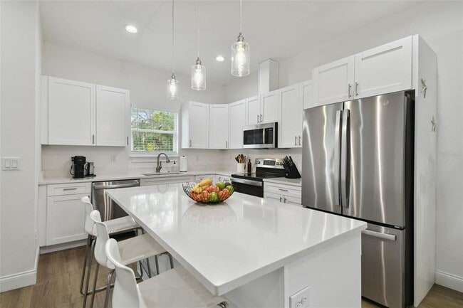 Building Photo - 524 S Grosse Ave