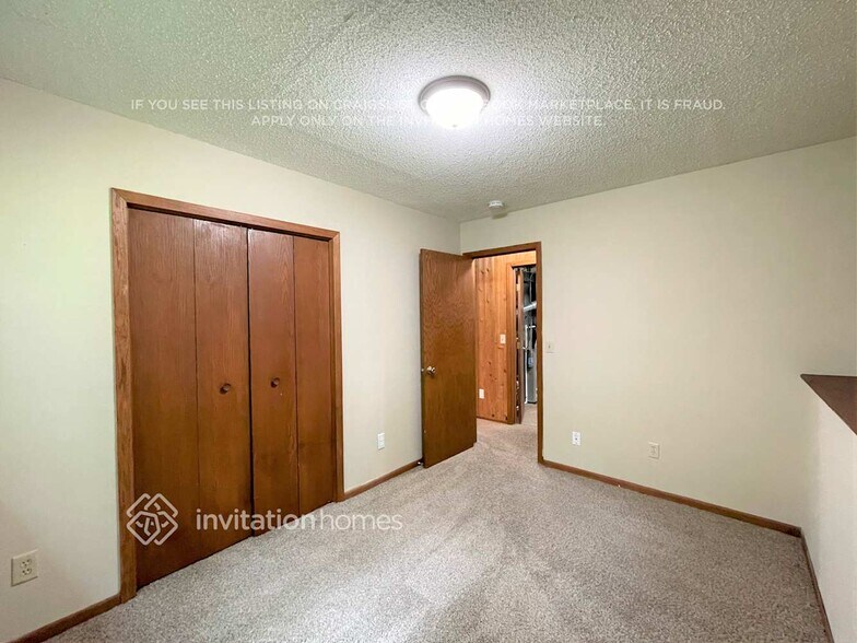 Building Photo - 5325 W 140th St