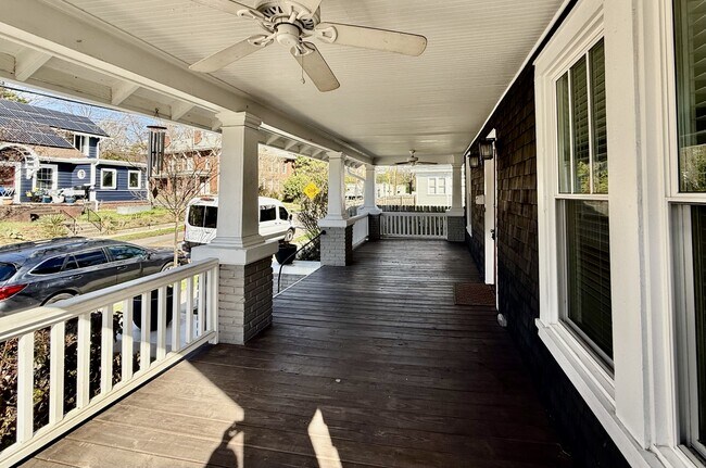 Building Photo - 107 W Geer St