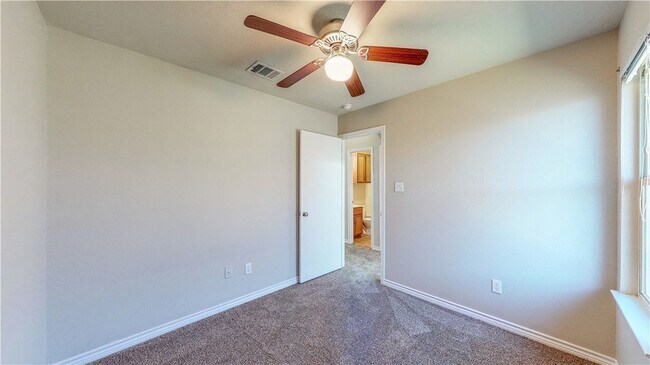 Building Photo - 1000 Windmeadows Dr