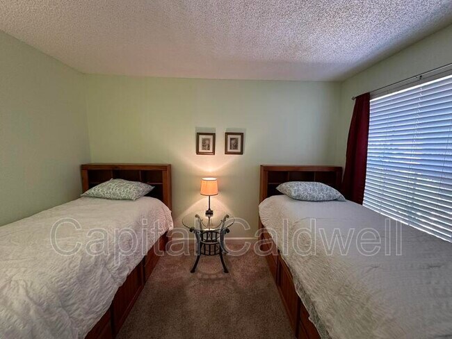 Building Photo - 2500 Winding Creek Blvd