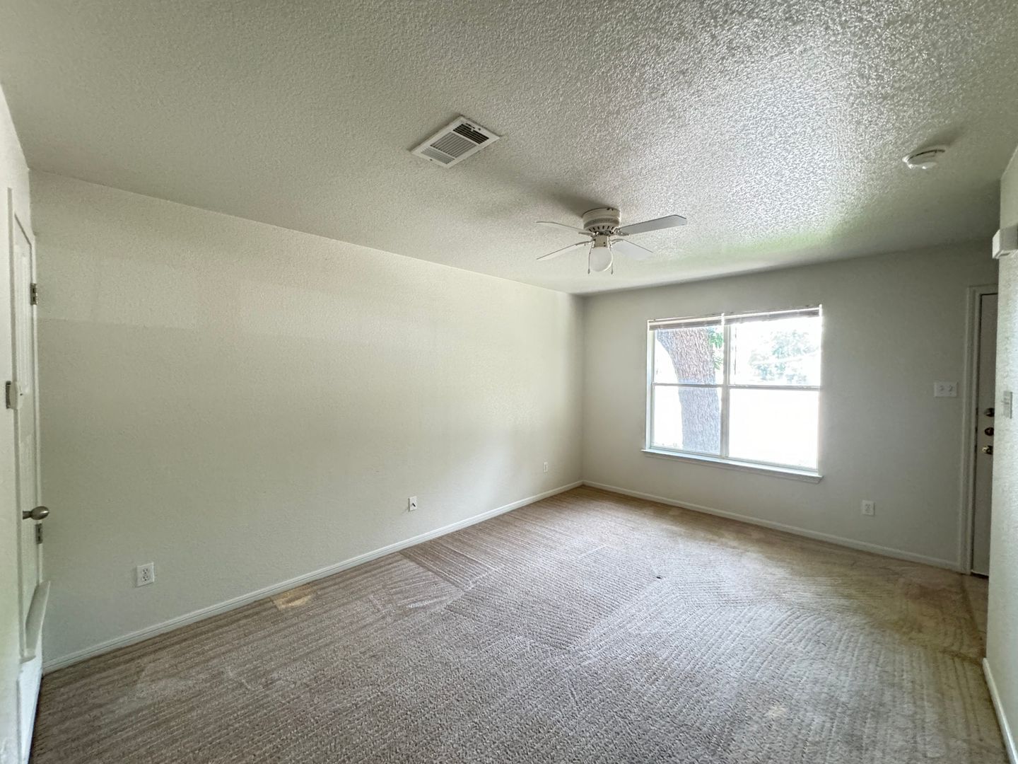 Building Photo - 206 Veterans Ave