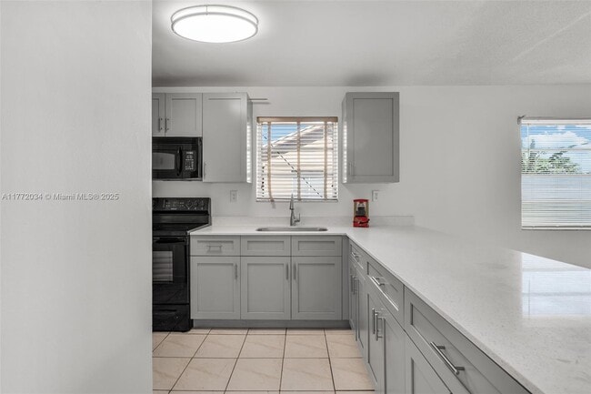 Building Photo - 6732 SW 15th St