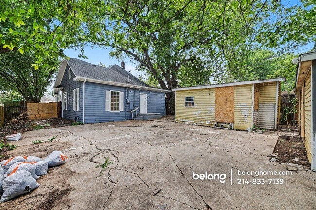 Building Photo - 603 W Pembroke Ave