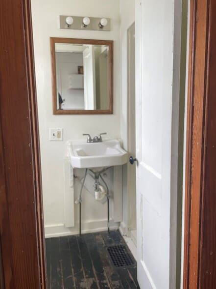 Building Photo - 400 Washington Ave