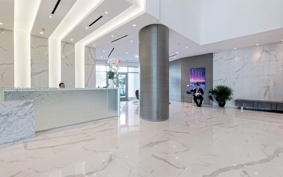 Building Photo - 17111 Biscayne Blvd