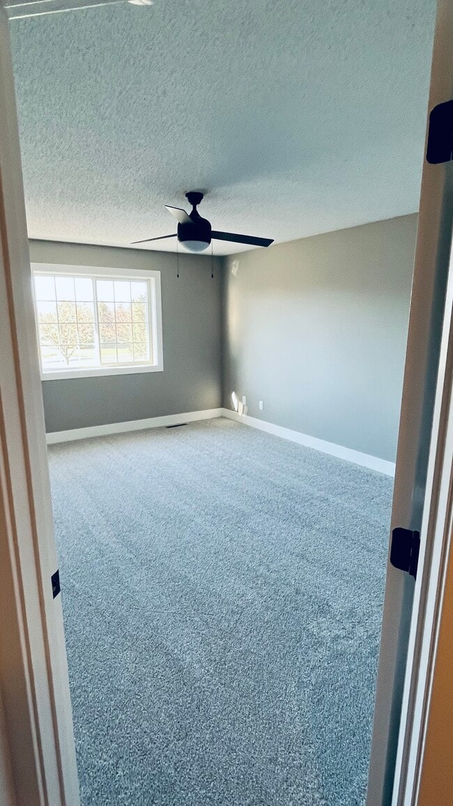 Building Photo - 17020 Eastwood Ave