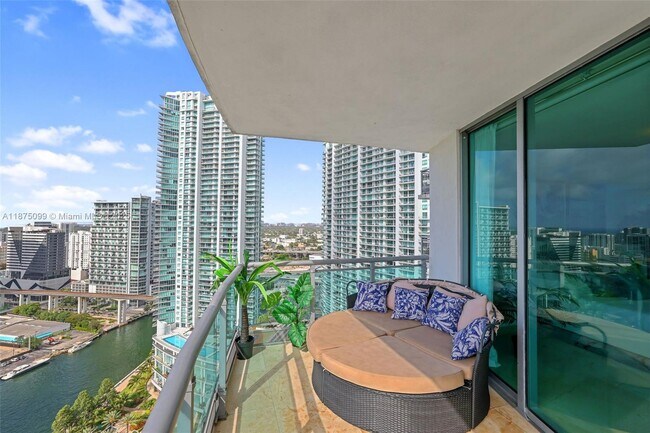 Building Photo - 350 S Miami Ave
