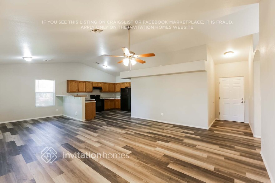 Building Photo - 6634 N 60th Ave