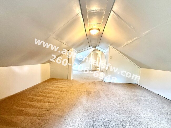 Building Photo - 2 bedroom house