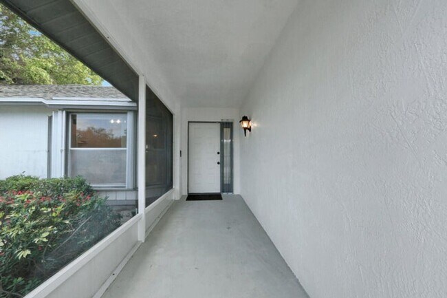 Building Photo - 1544 Old Cypress Trail