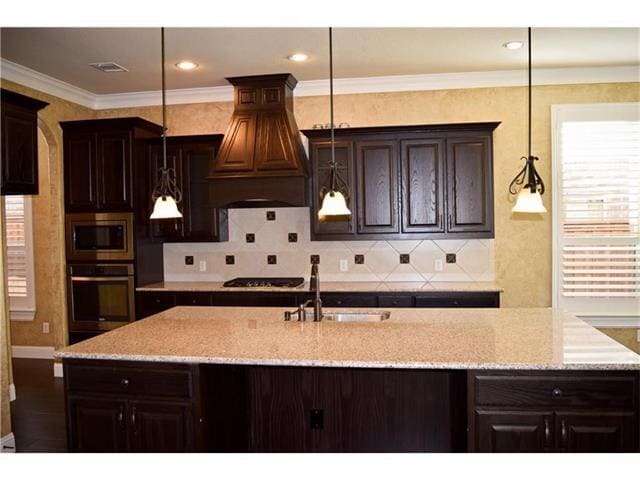 Building Photo - 115 Oakwood Ln