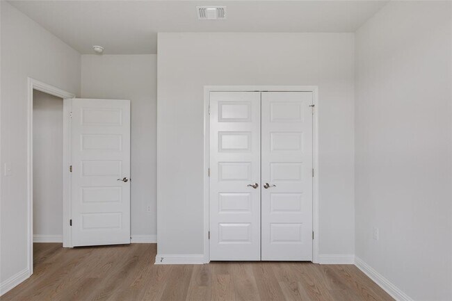 Building Photo - 8512 Dongan Dr