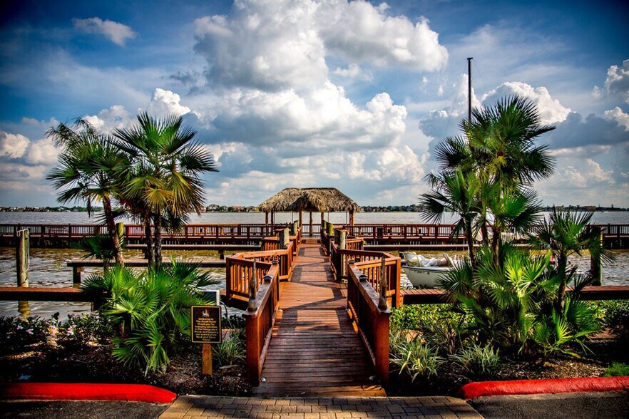 Dwell at Clear Lake 4101 NASA Pky Seabrook TX 77586 Apartment Finder