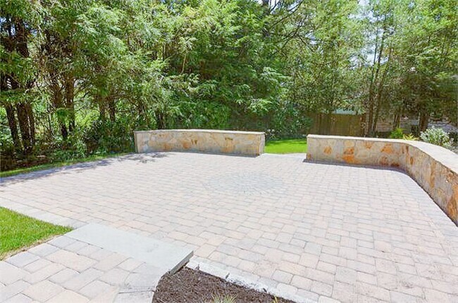 Building Photo - 62 Country Club Ln
