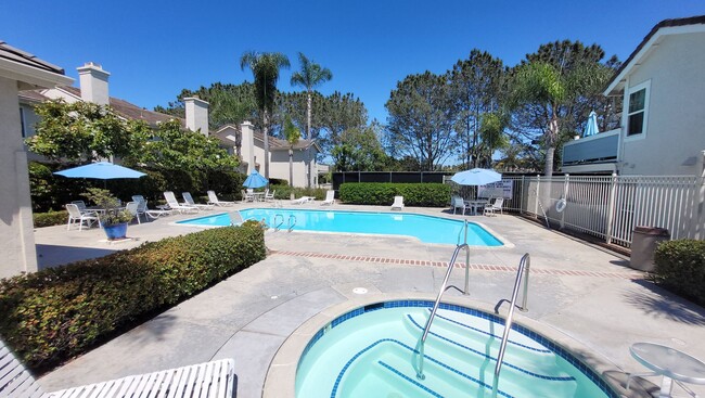 Building Photo - Spacious Carmel Valley Townhome