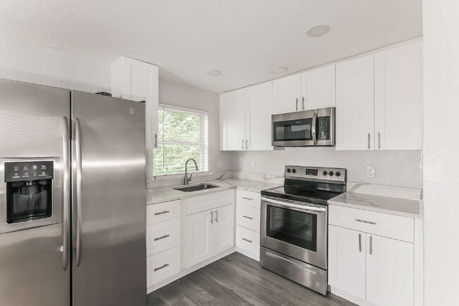 Primary Photo - 1770 17th St S