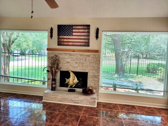 Building Photo - 20313B Sunny Shores Dr