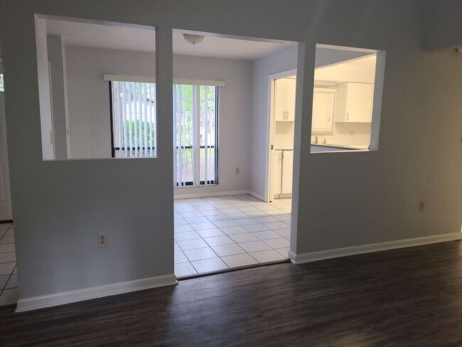 Building Photo - Great Home in the SW