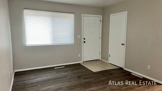 Building Photo - 4340 Ericson Dr