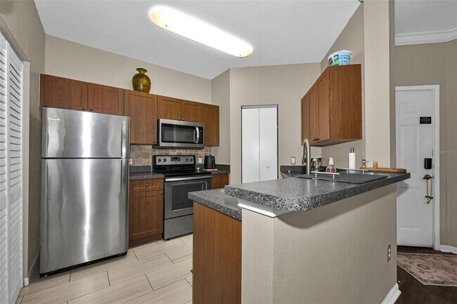 Building Photo - 2141 Portofino Pl