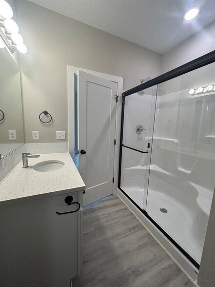 Building Photo - 12817 E Blake St