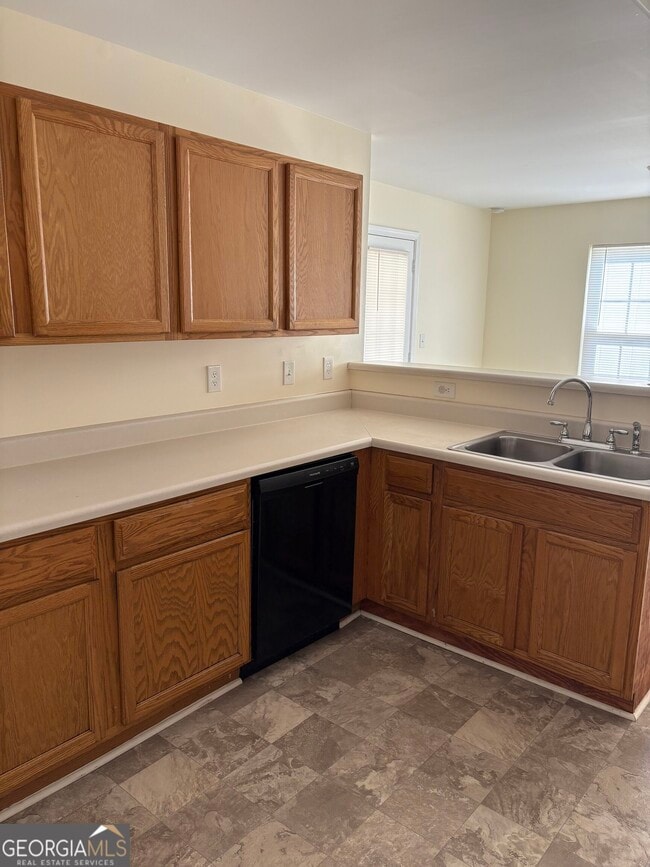 Building Photo - 294 Oliver Ridge Dr