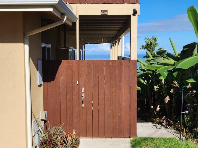 Building Photo - 77-6462 Pualani St