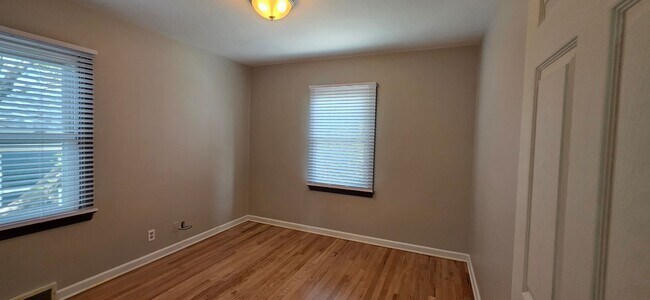 Building Photo - 2904 Plum Dr