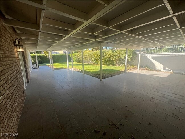 Building Photo - 1650 Waldman Ave