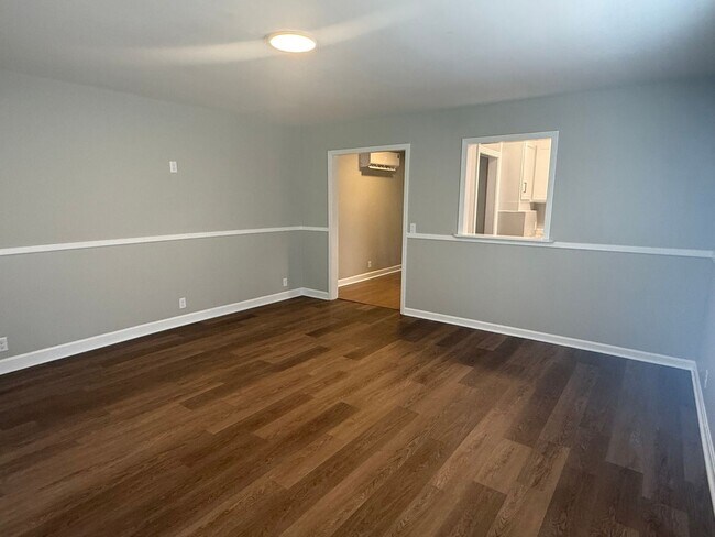 Building Photo - Lovely Duplex in Hillsboro Village