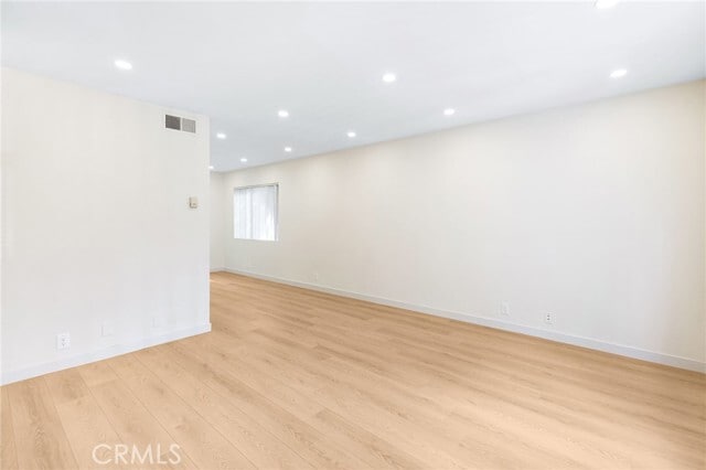 Building Photo - 333 Riverdale Dr