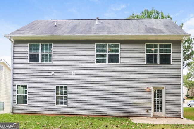 Building Photo - 4560 Ferncrest Pl