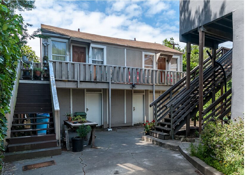 Apartment is on the top right - 2914 Harper Street