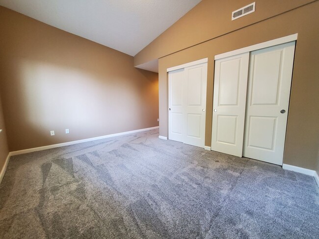 Building Photo - Double Master Suite Townhouse in Beaverton