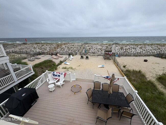Building Photo - 3608 Ocean Terrace