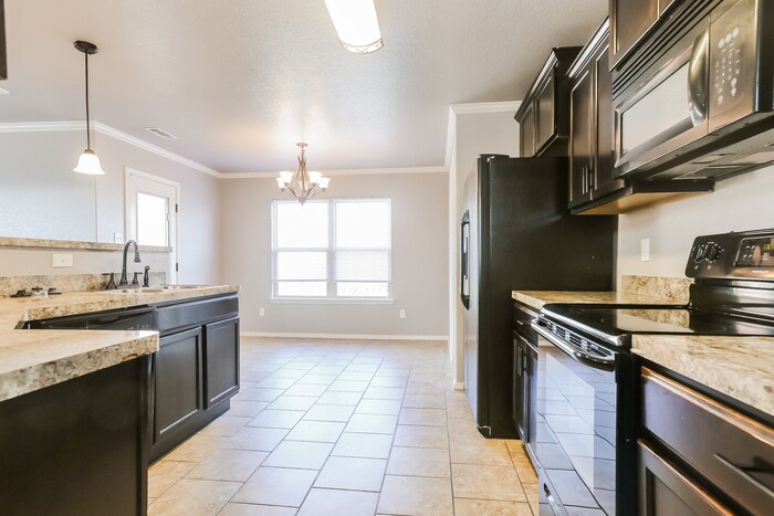 Building Photo - 1320 Canna Ct