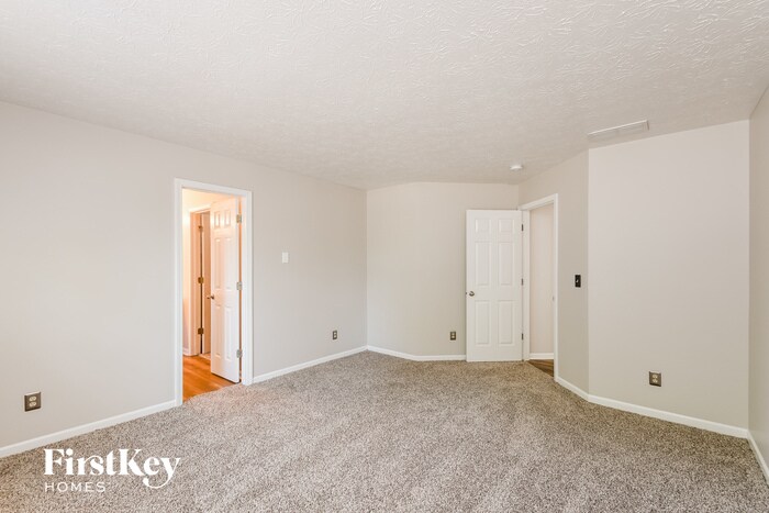 Building Photo - 2302 Willowview Dr