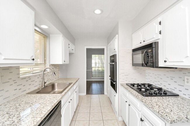 Building Photo - 11310 Sagewind Dr
