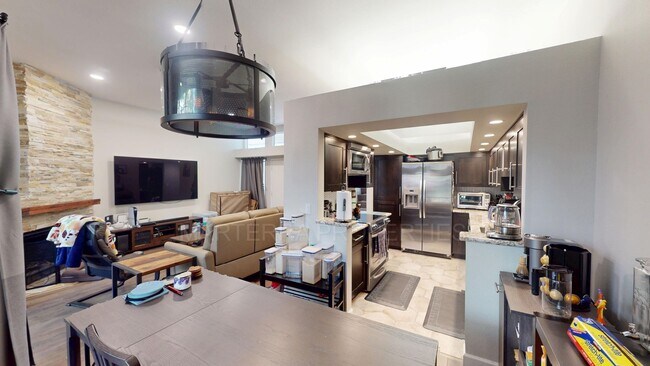 Building Photo - Beautiful 2-Bedroom/2-Bathroom Townhome